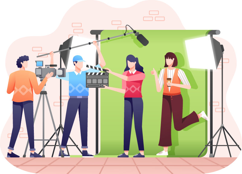 Eine Gruppe von Crewmitgliedern mit Kamera, Mikrofon und Filmklappe steht vor einem Greenscreen in einem Filmstudio.